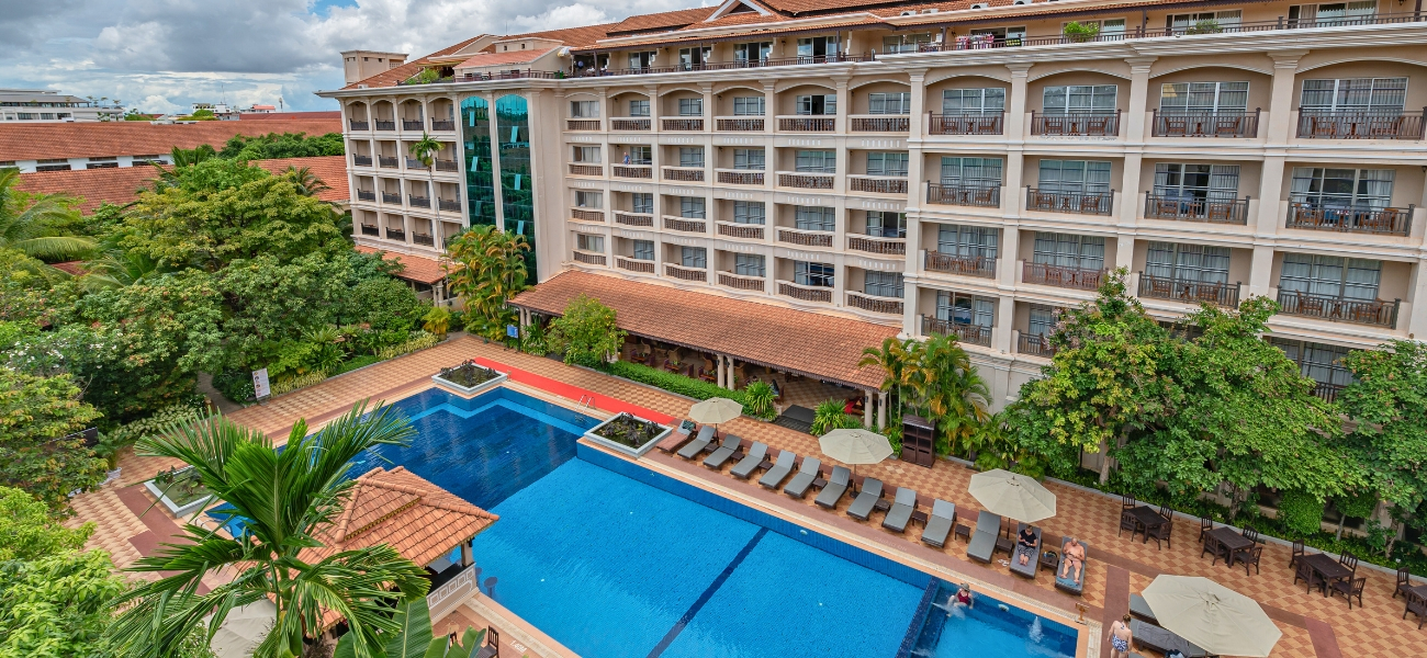Baray Poolside, Baray Bar